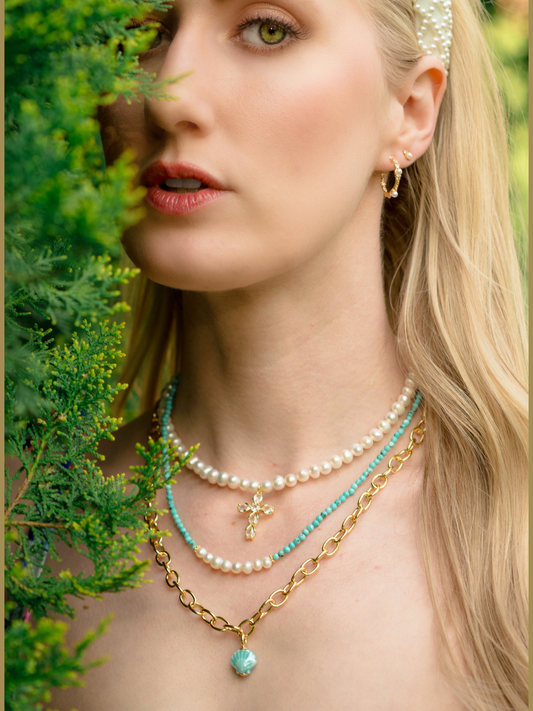 Arista Shell Pendant Necklace