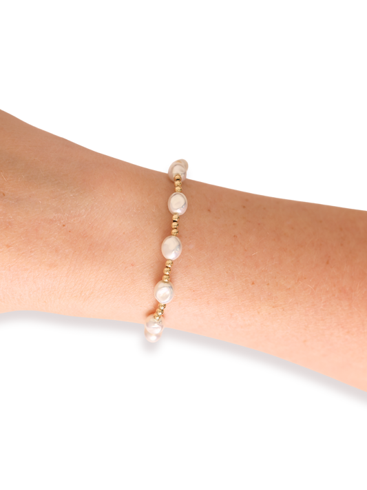 Bri Pearl Bracelet in Gold