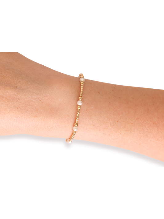 Dainty Sutton Pearl Bracelet