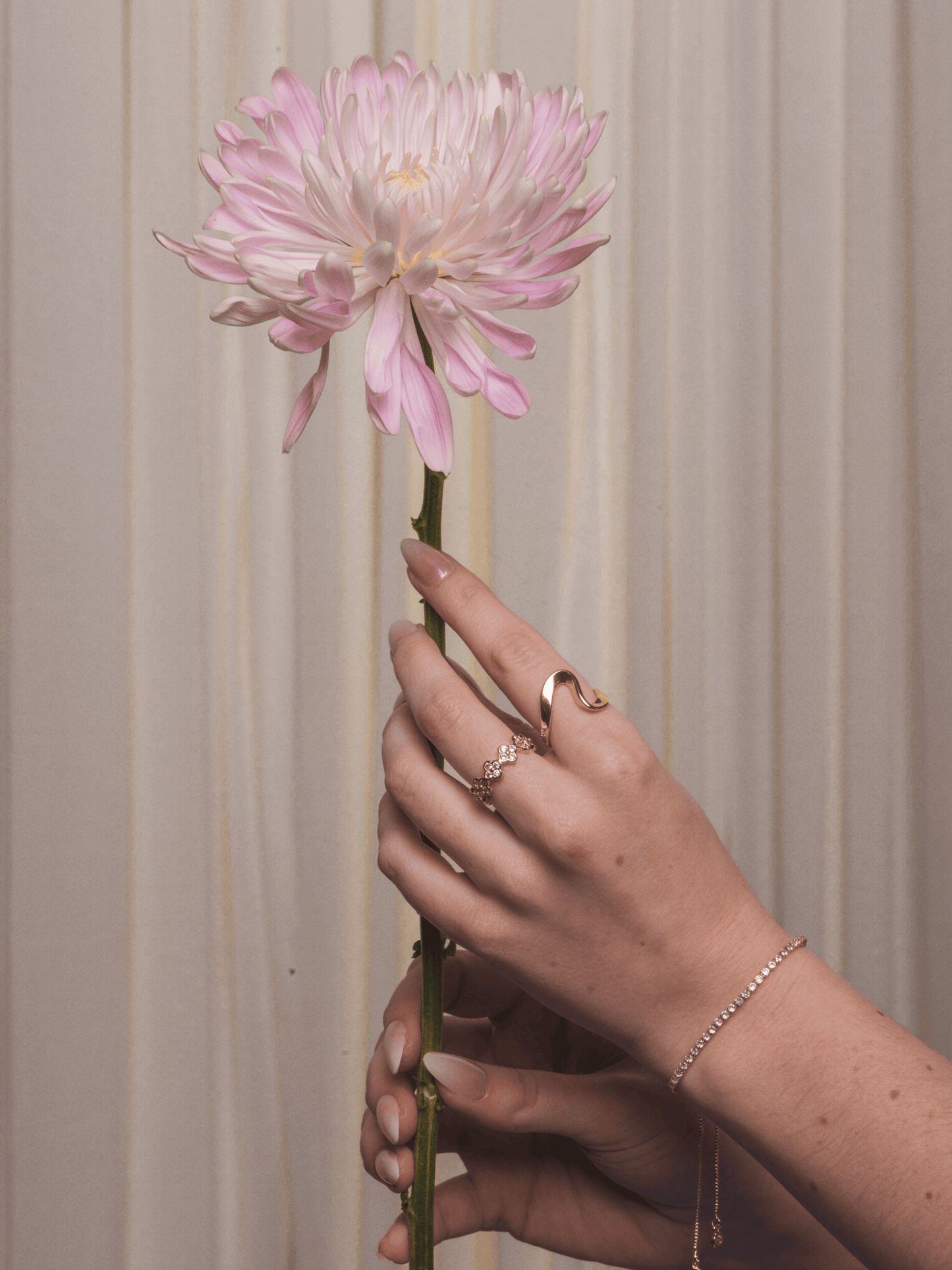 SCARLETTE QUATREFOIL RING