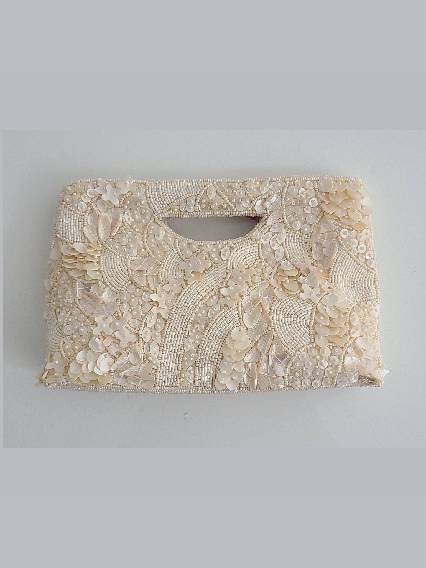 Shells cut-out clutch