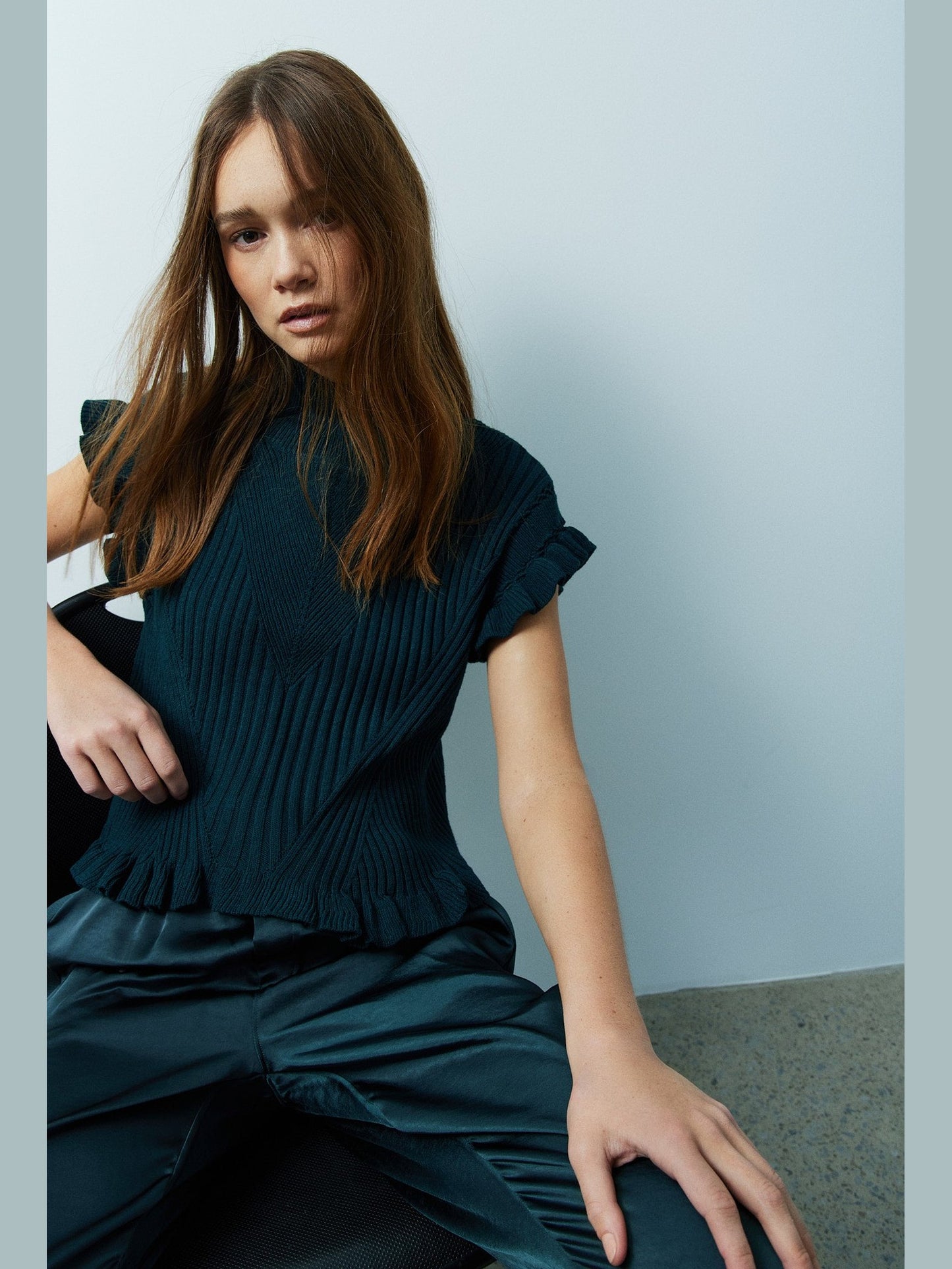 Dani Knitted Top - Cozy, Elegant & Timeless in Blue