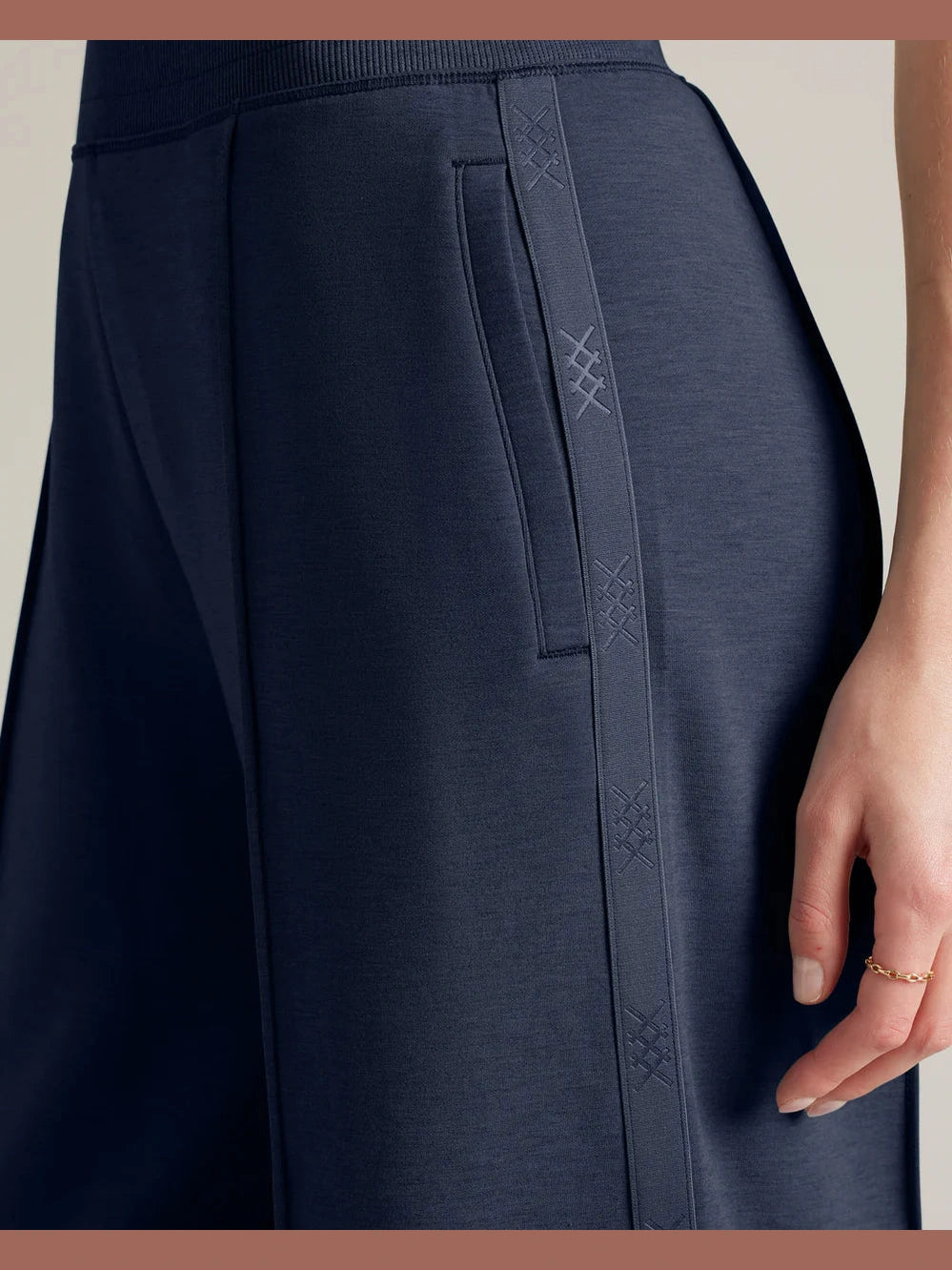 Dream Glow Trouser - Navy