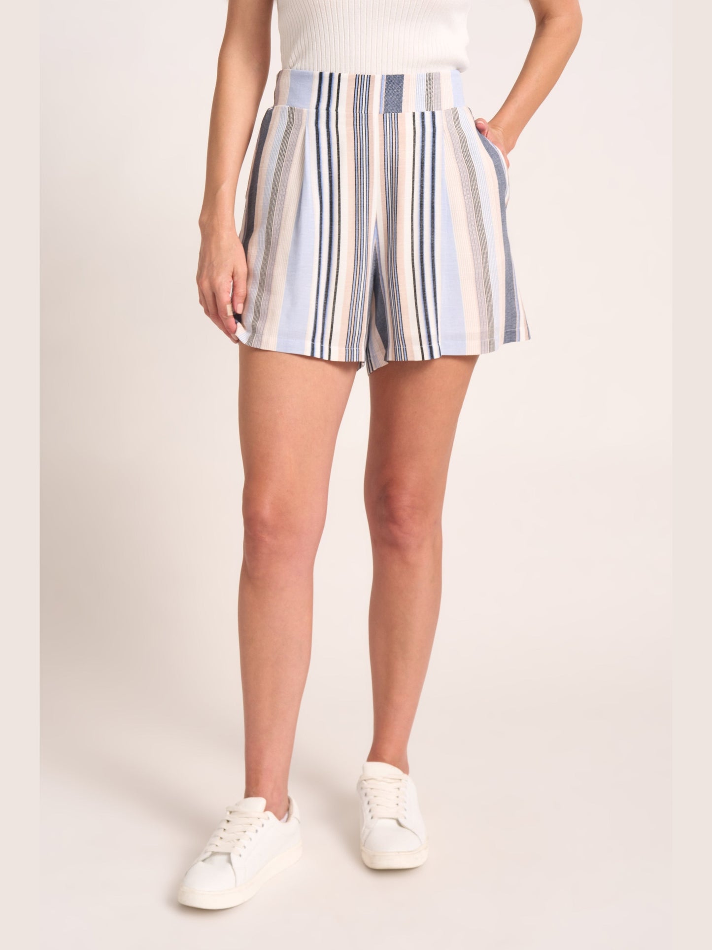 Lina Pleated Short
