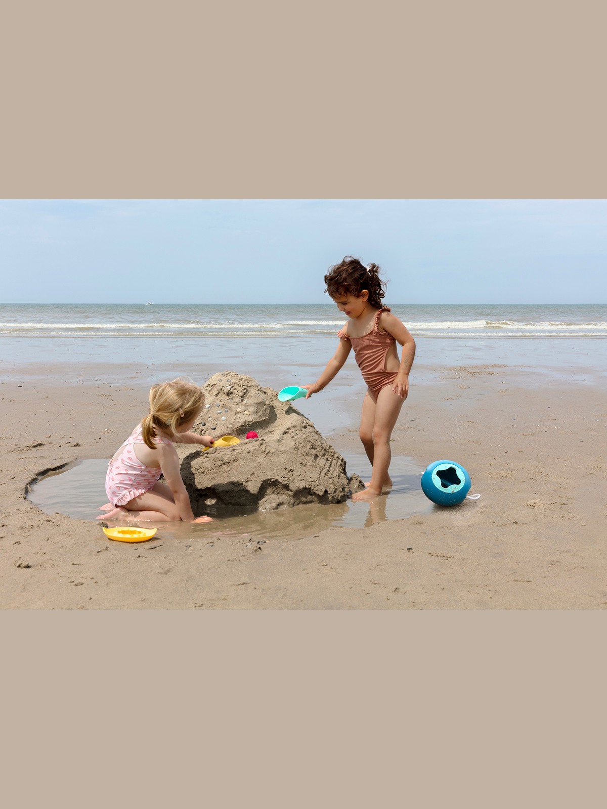Quut Beach Set - Mini Ballo, Cuppi and Magic Sand Shape