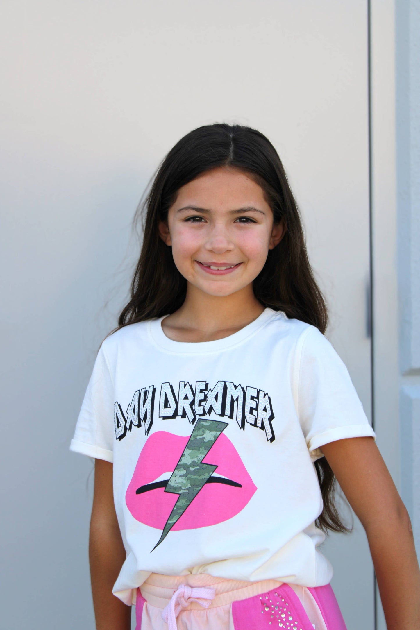 Day dreamer rhinestone lips camo graphic tee