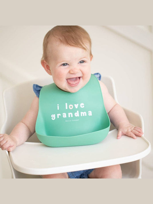 Love Grandma Wonder Bib