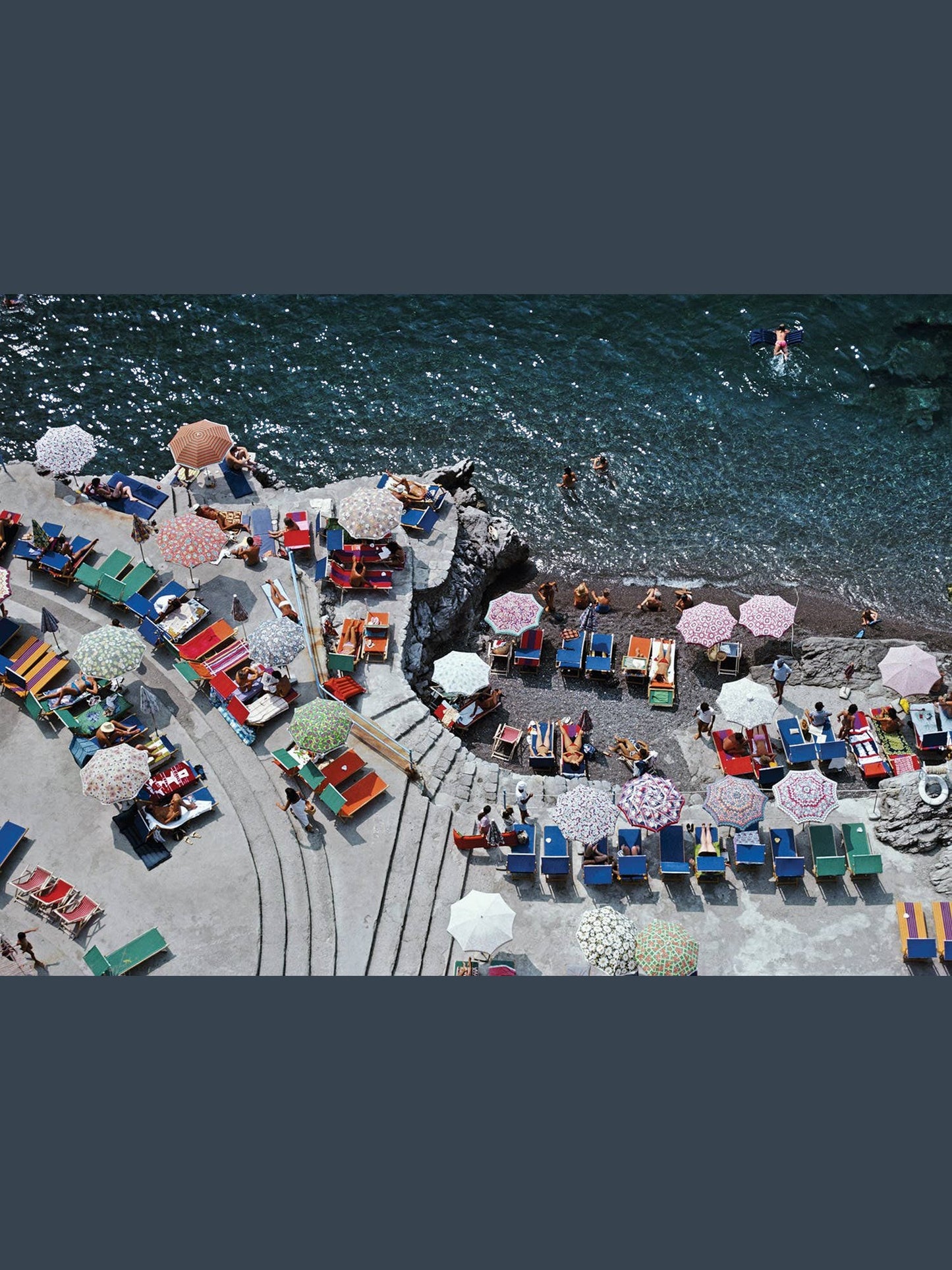 Positano Beach - Slim Aarons Collab - 1000 pieces puzzle