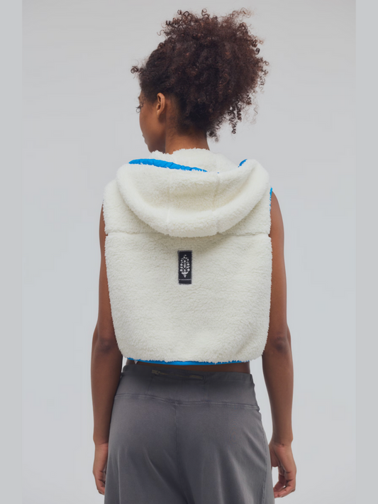 Sky High Fleece Vest - Cream / Powerline