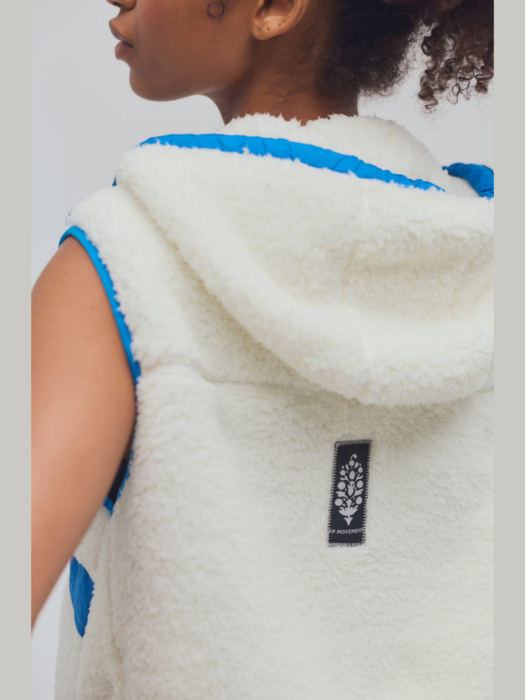 Sky High Fleece Vest - Cream / Powerline