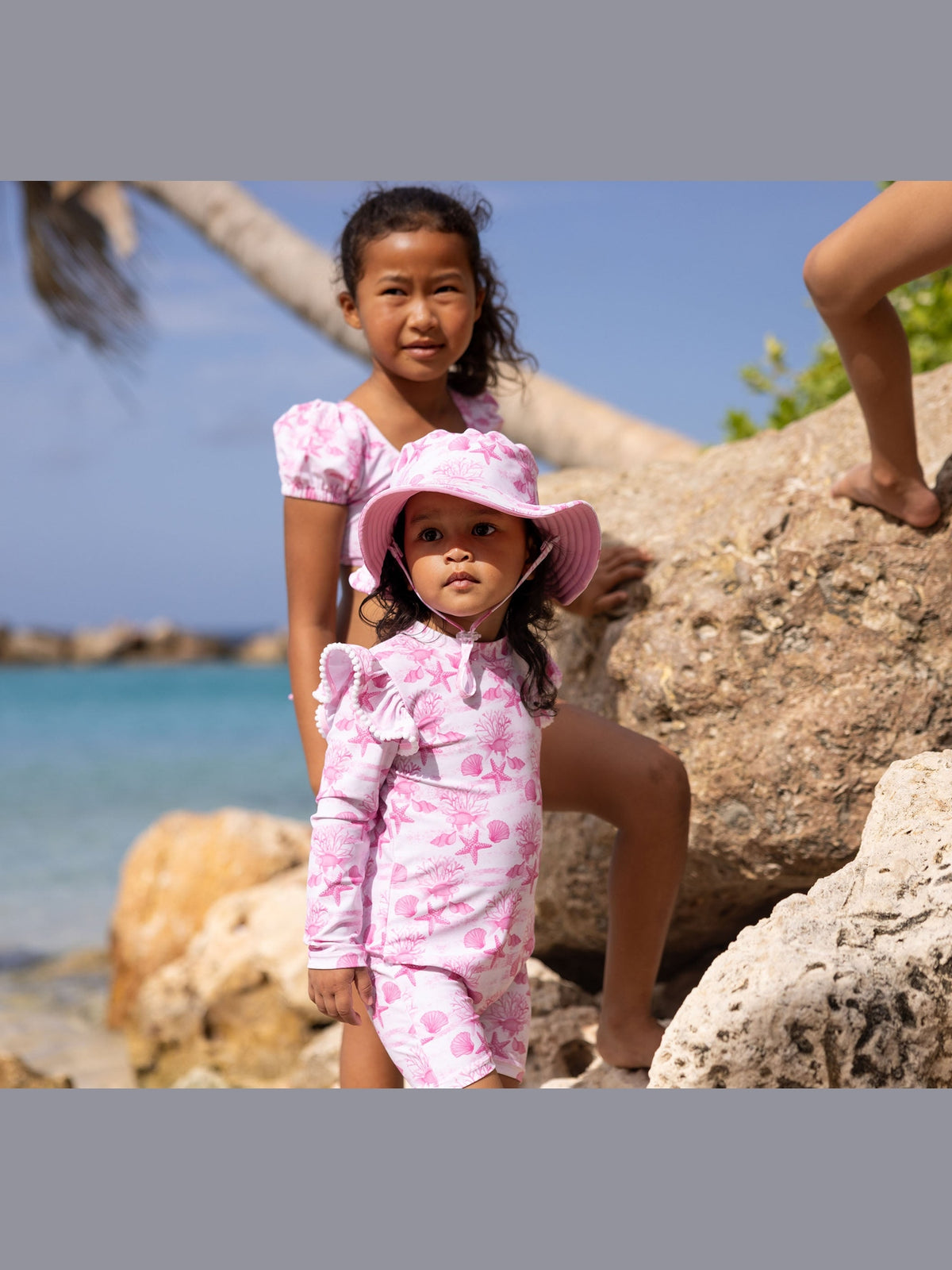 PINK LAGOON REVERSIBLE BUCKET HAT
