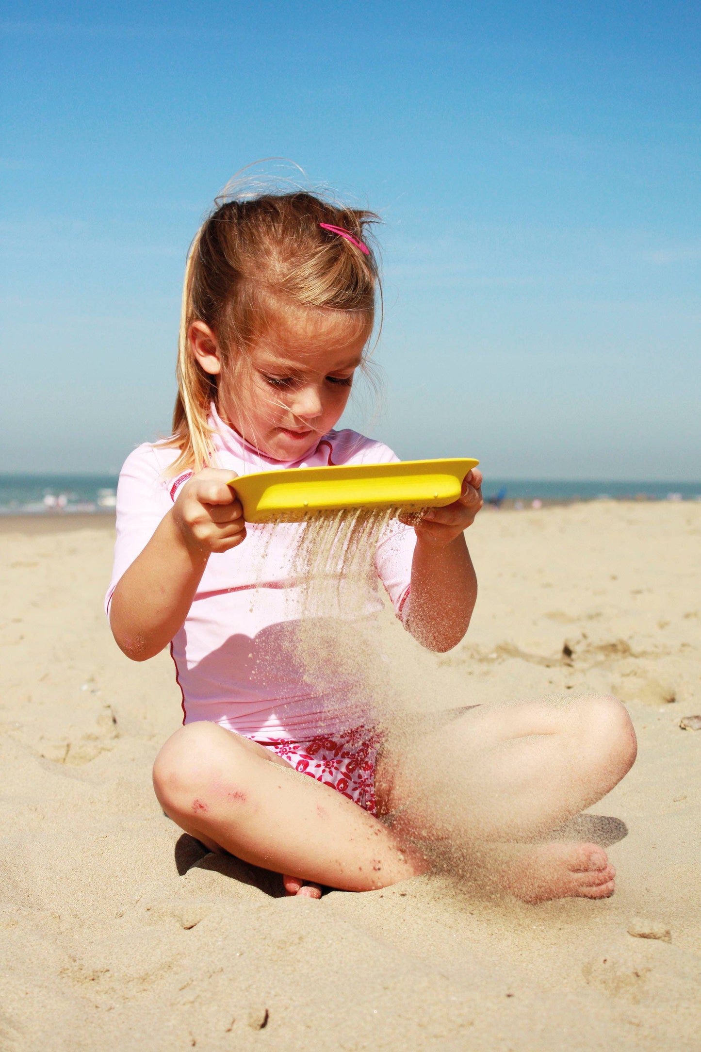 Quut Scoppi – Kids Snow & Sand Shovel with Easy Grip