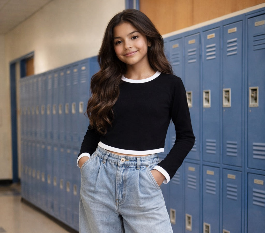 Contrast Top - Black / White
