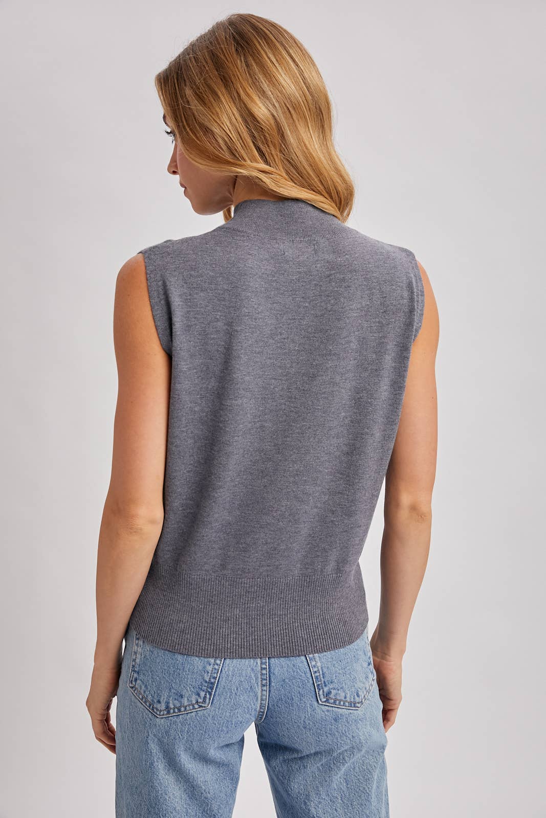 MOCK NECK KNIT SLEEVELESS TOP