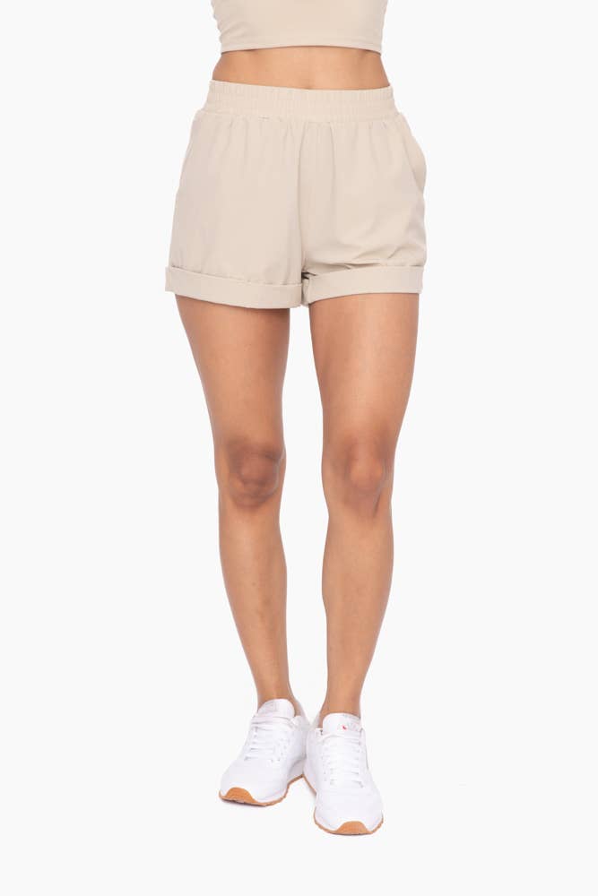 Highwaist Athleisure Shorts with Cuffed Leg