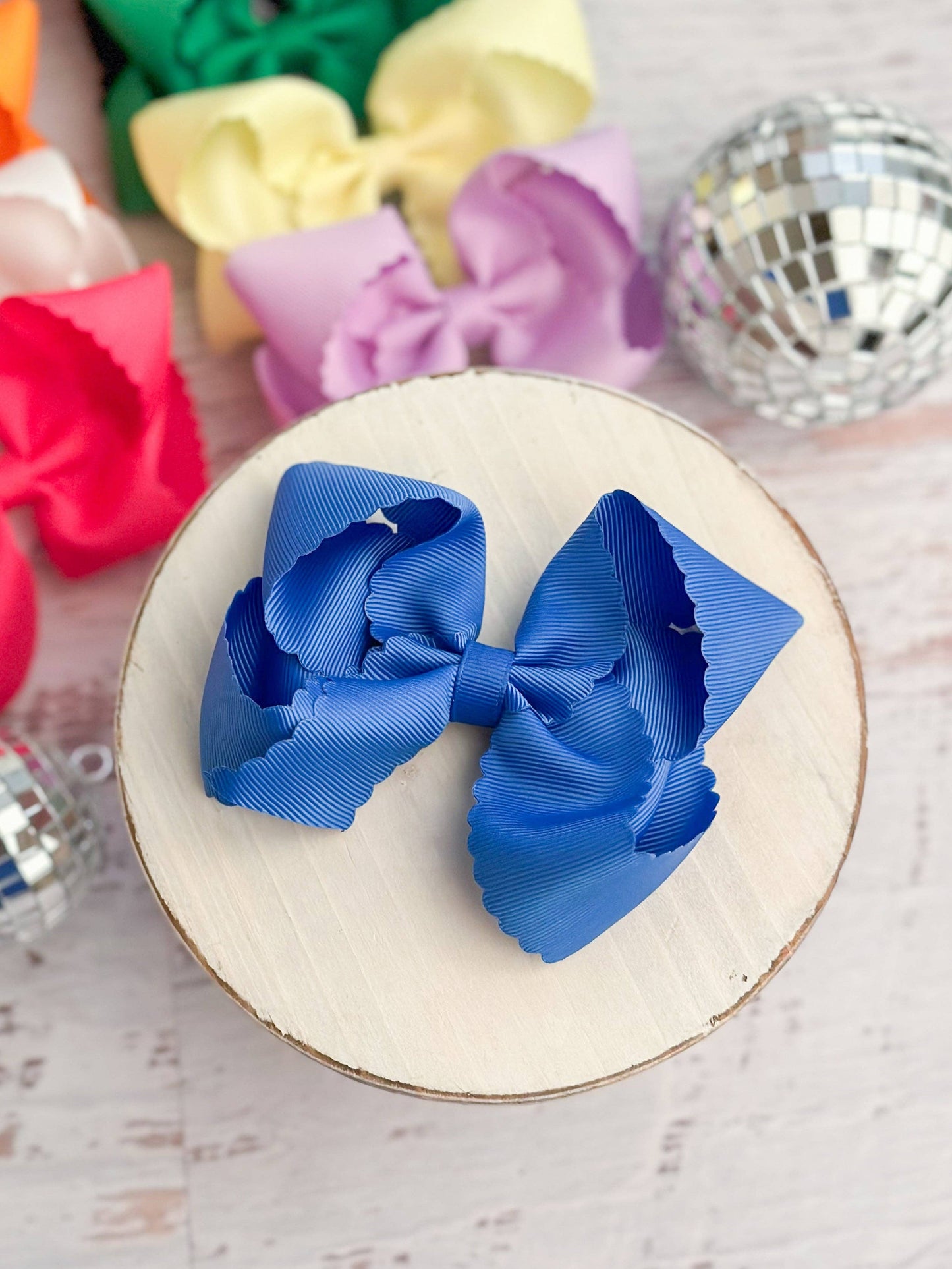 Scalloped Classic Size Bows with Alligator Clip