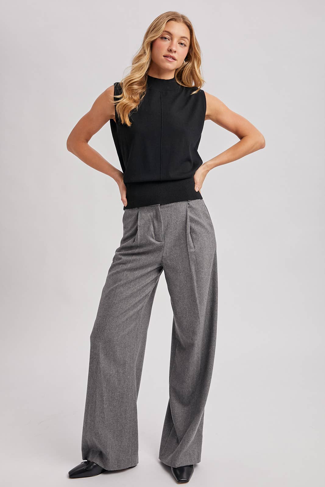 MOCK NECK KNIT SLEEVELESS TOP