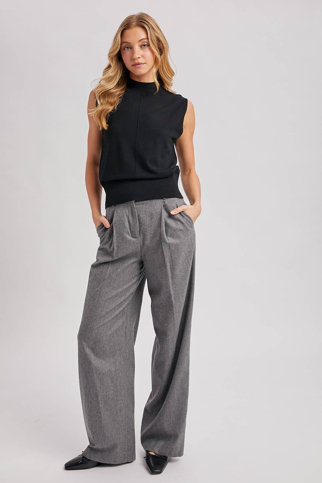 MOCK NECK KNIT SLEEVELESS TOP