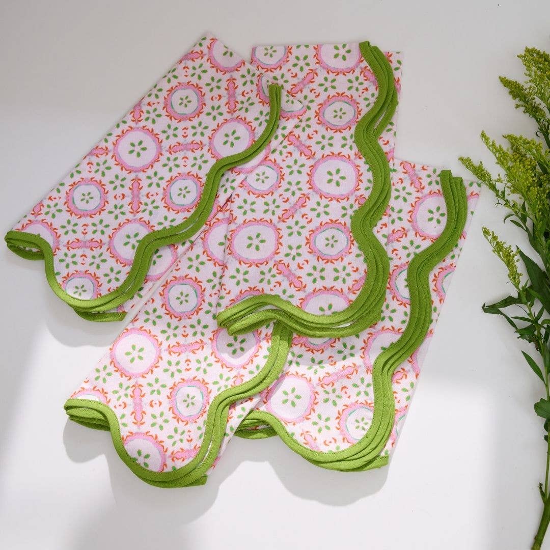 Rosie Scalloped Dinner Napkins - Thumbnail 3