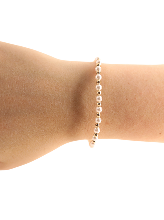 Luci Pearl Bracelet in Gold