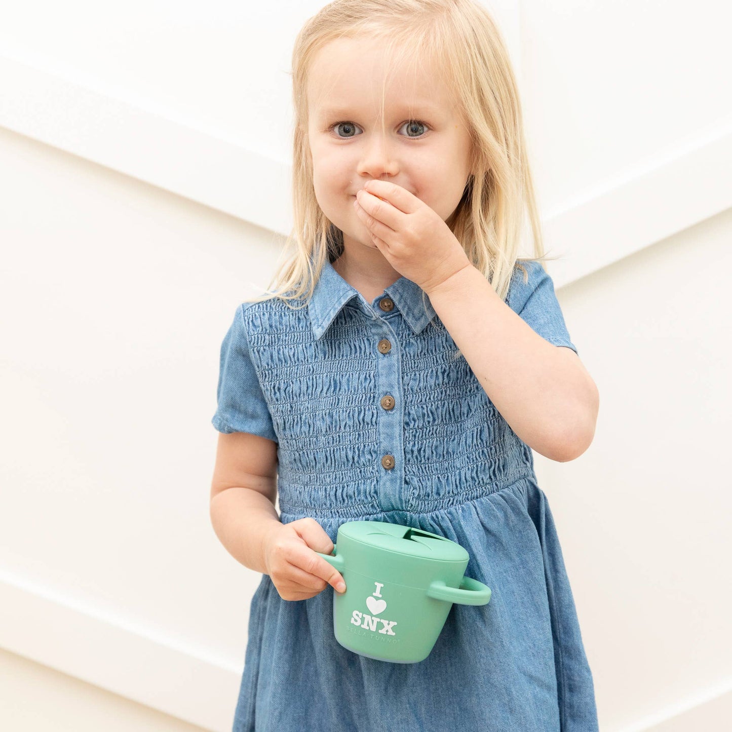 I Love SNX Happy Snacker