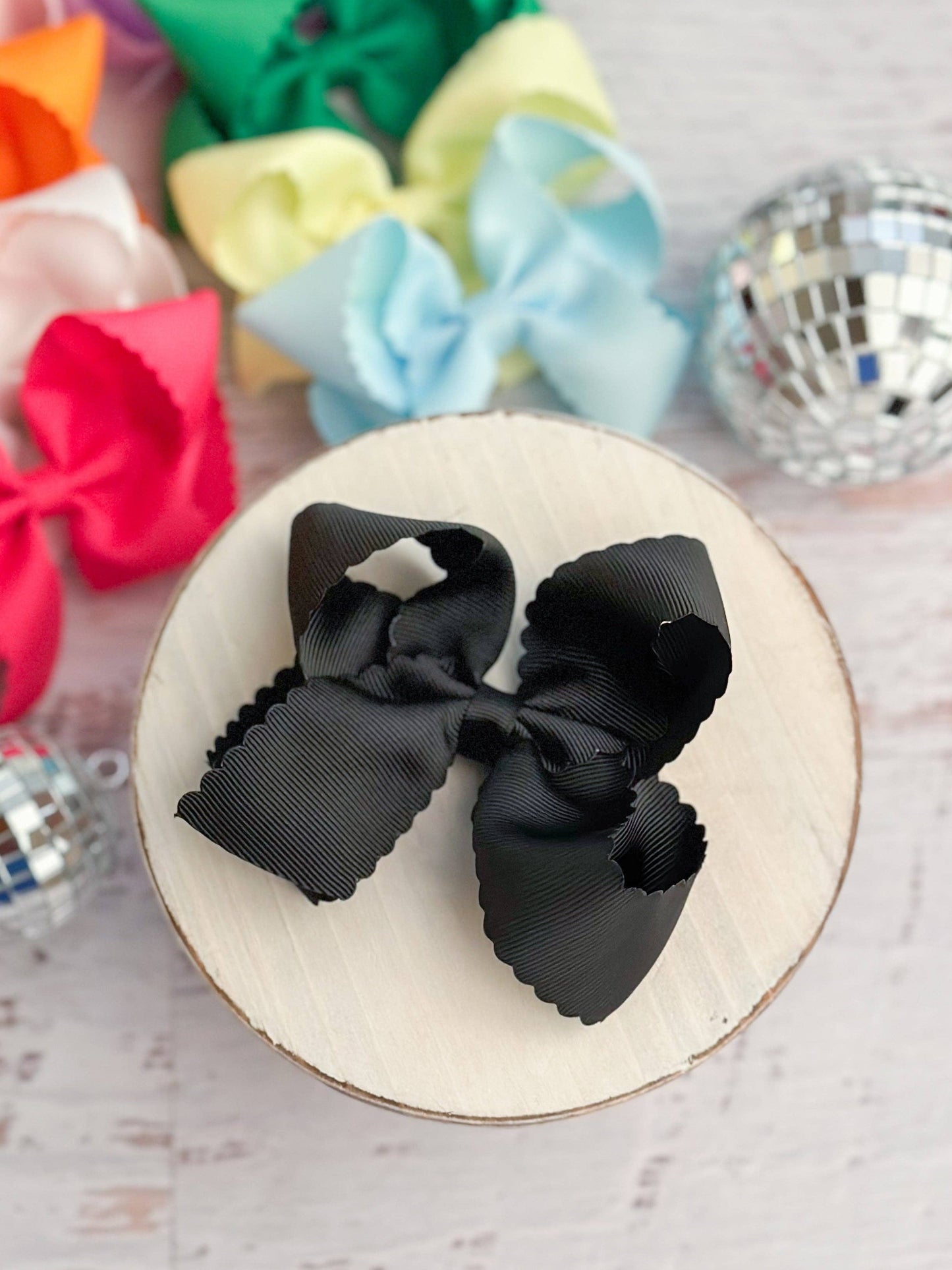 Scalloped Classic Size Bows with Alligator Clip