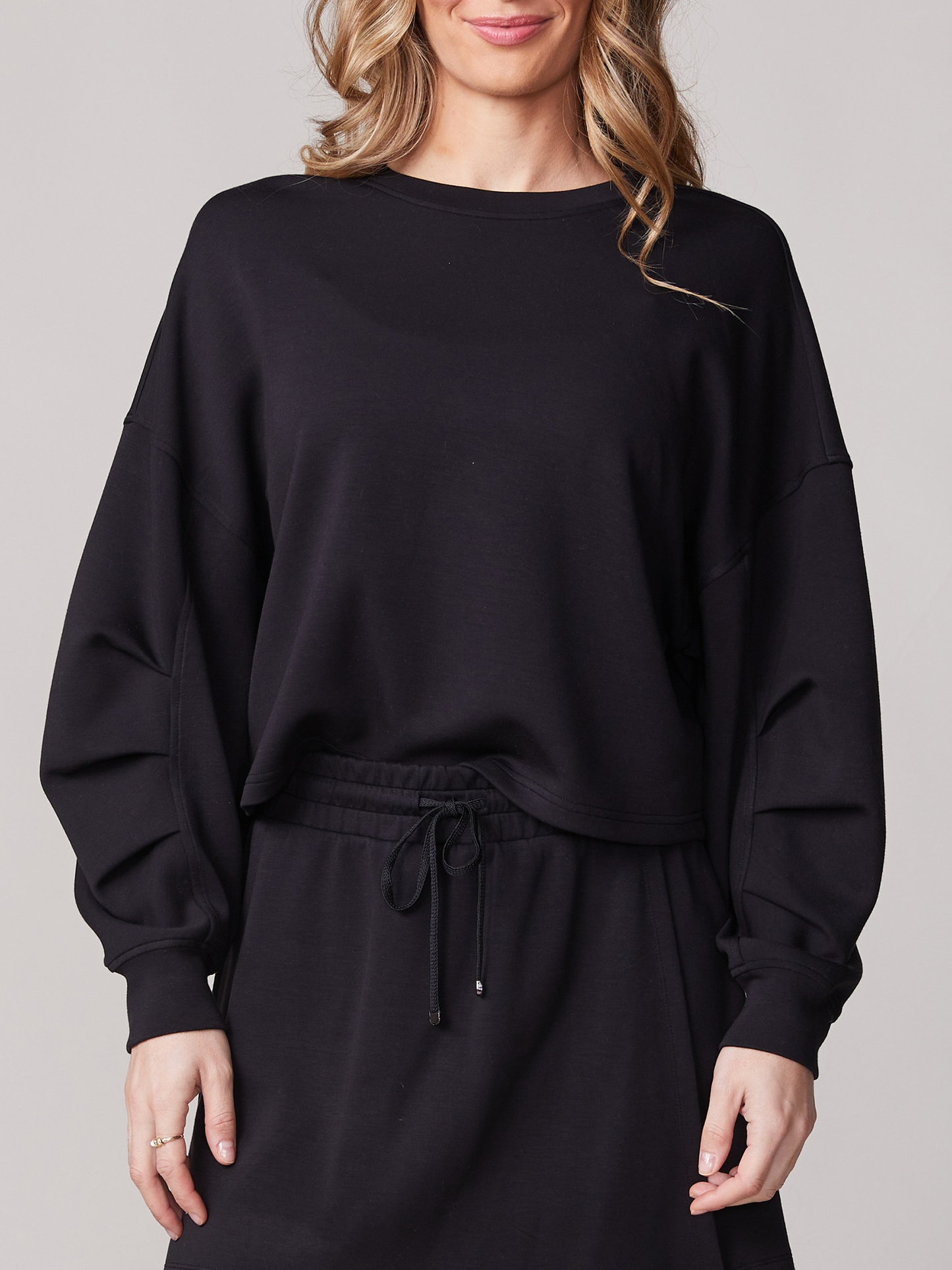 Pleat Sleeve Cropped Crewneck - Black