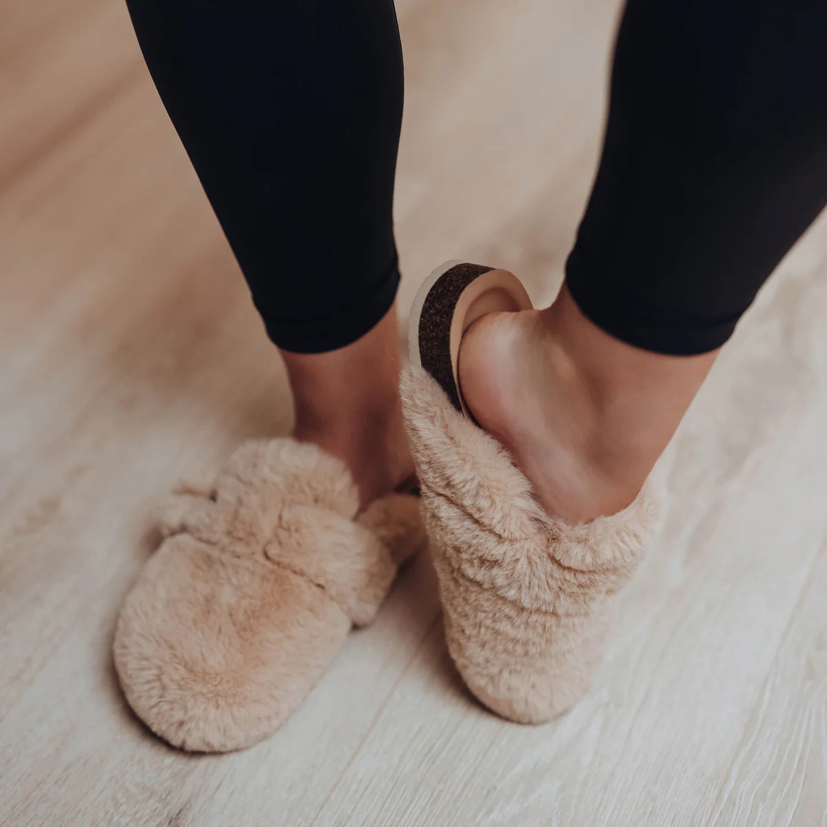 Aspen Fur Clog - Snow