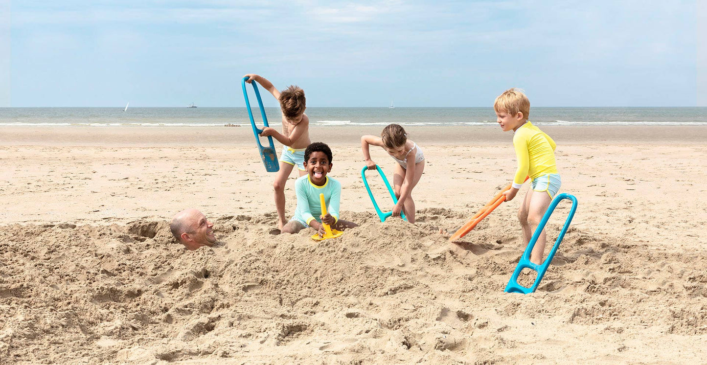 Quut Scoppi – Kids Snow & Sand Shovel with Easy Grip