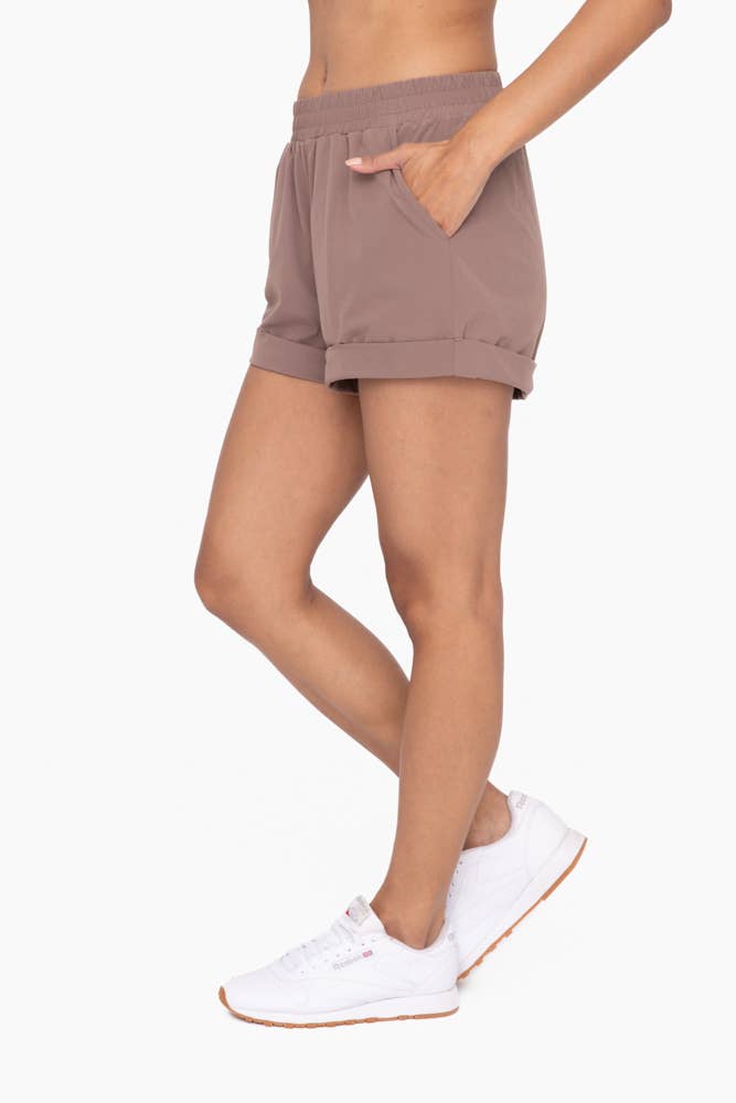 Highwaist Athleisure Shorts with Cuffed Leg