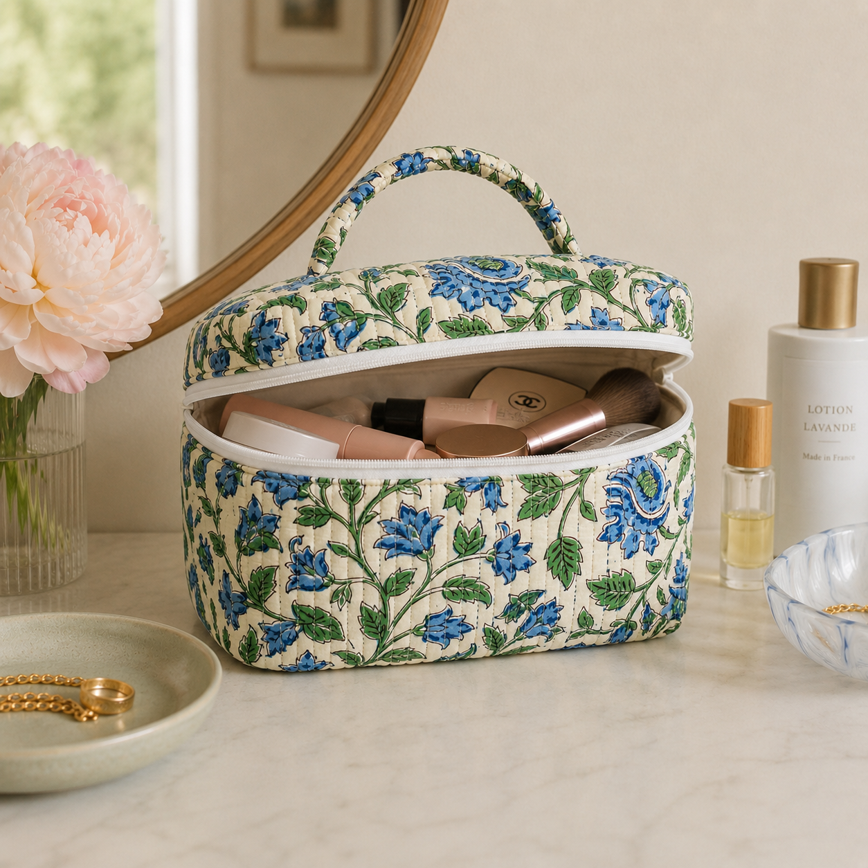 Blue Paisley Quilted Bag Print