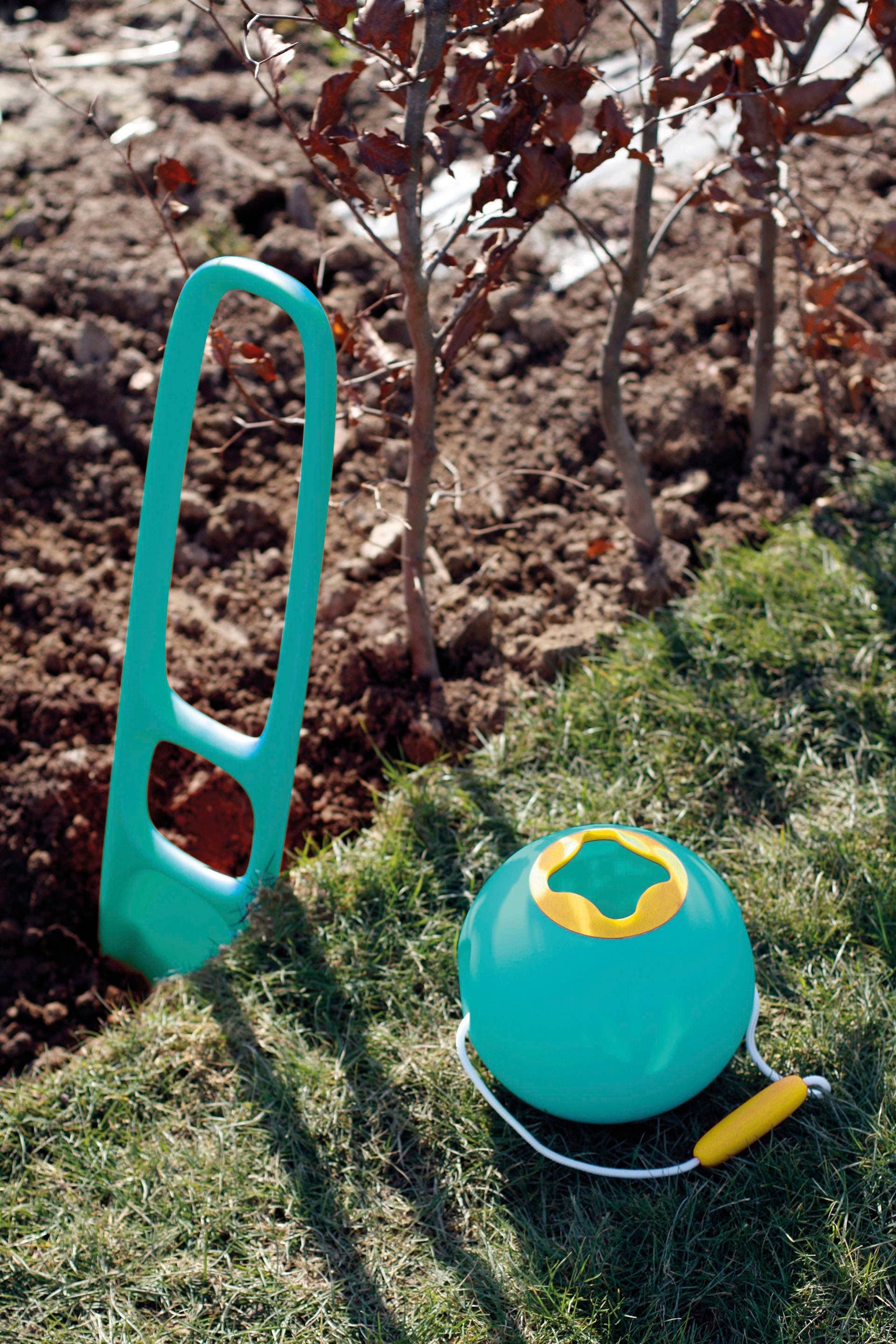 Quut Scoppi – Kids Snow & Sand Shovel with Easy Grip