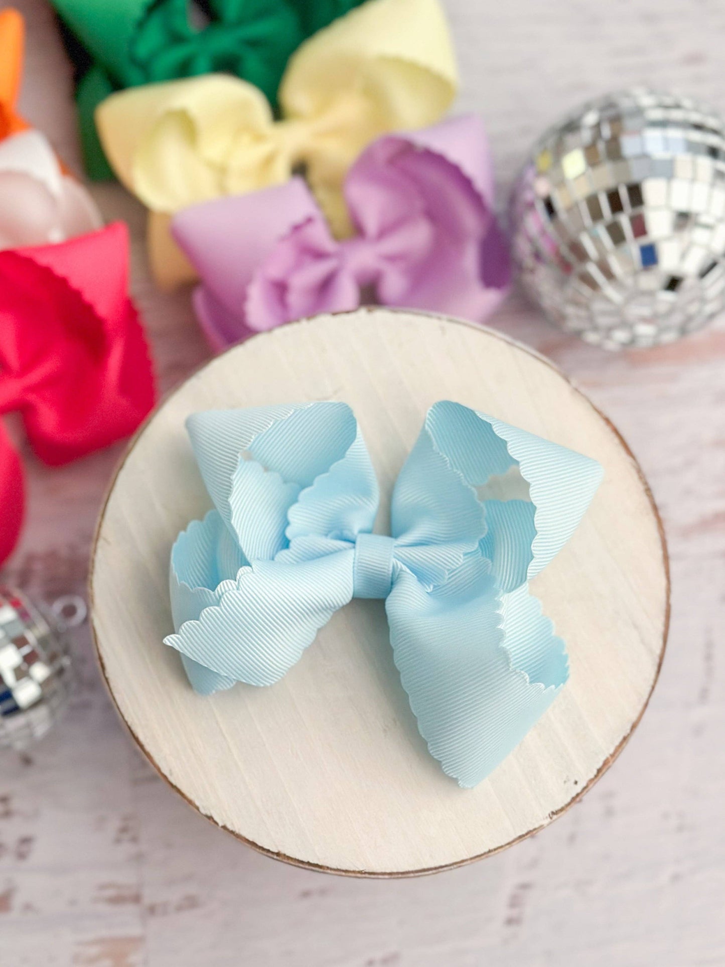 Scalloped Classic Size Bows with Alligator Clip