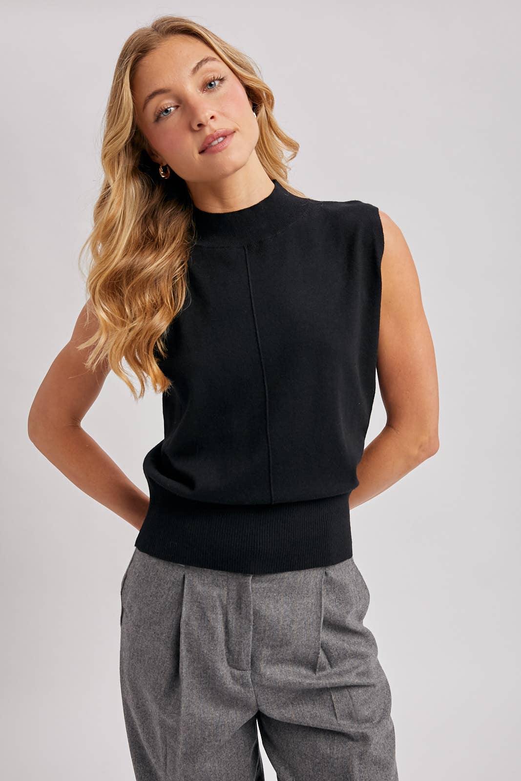 MOCK NECK KNIT SLEEVELESS TOP