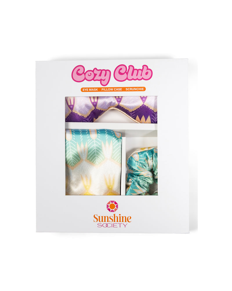Cozy Club - Palm Royale