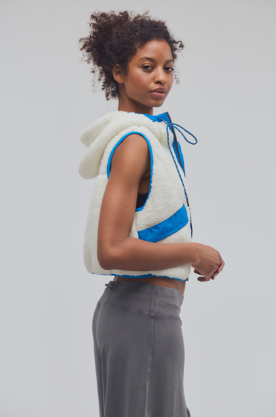 Sky High Fleece Vest - Cream / Powerline