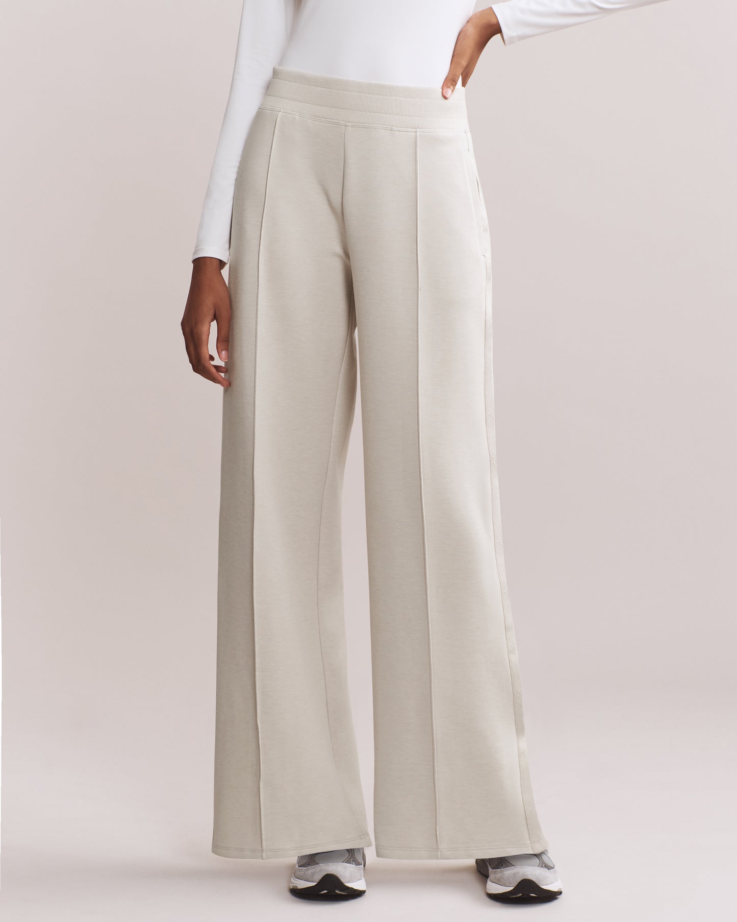Dream Glow Trouser - Sand