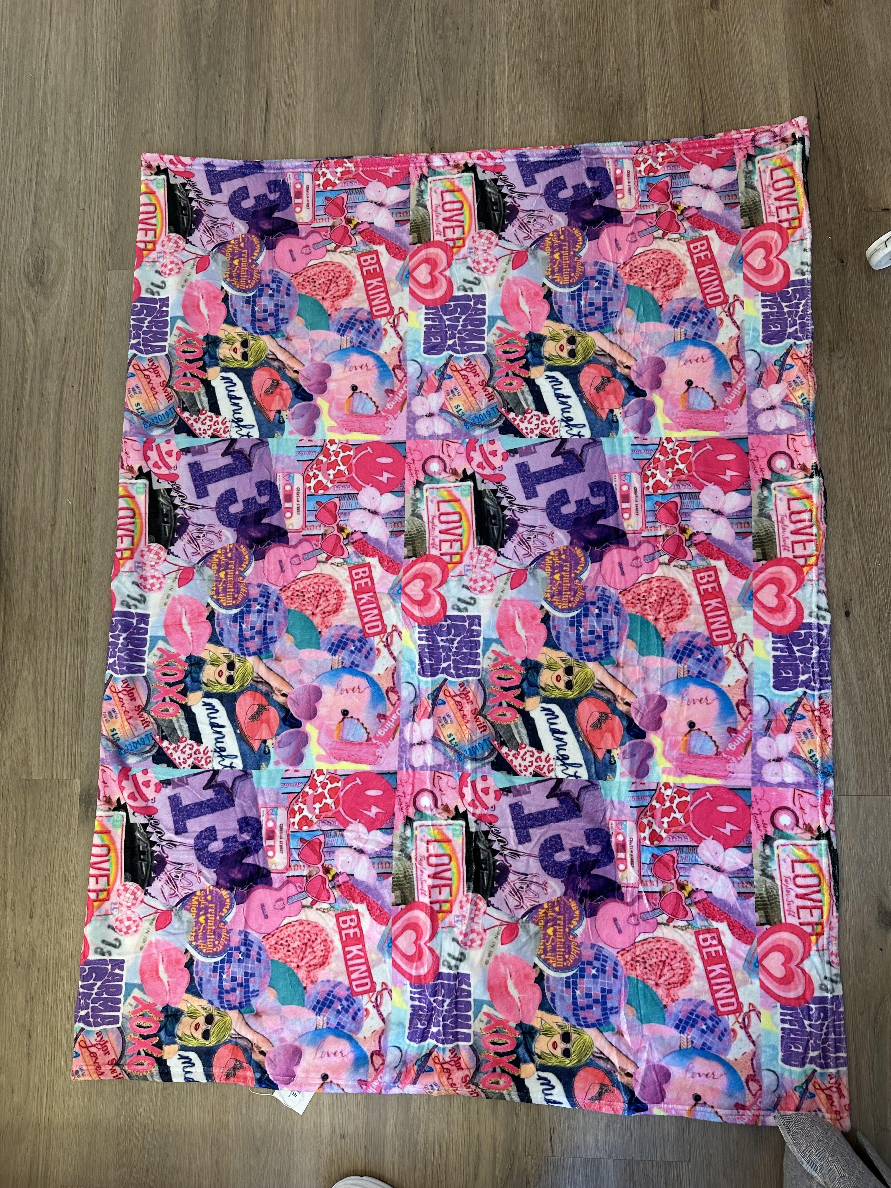 Blanket Lover-Taylor Swift - Thumbnail 2